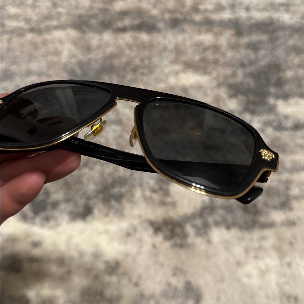 Versace Sunglasses Mod.2199 used unisex polarized Pre Loved Black Gold Designer - Picture 11 of 14